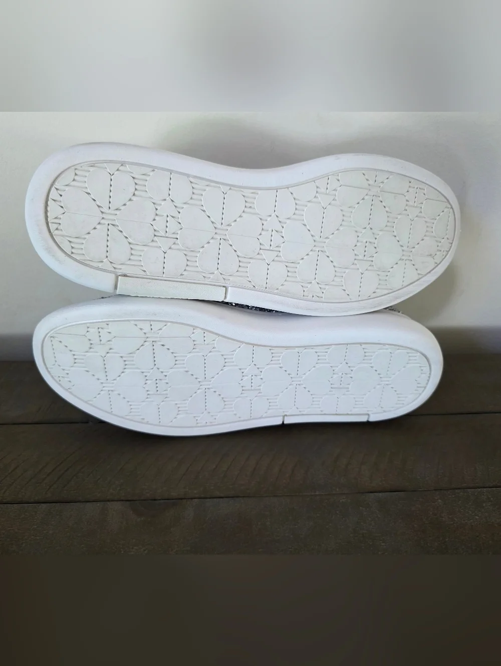 Kate Spade NY Lift Sneakers Silver Glitter Size 9 Sparkle Fashion Sneakers